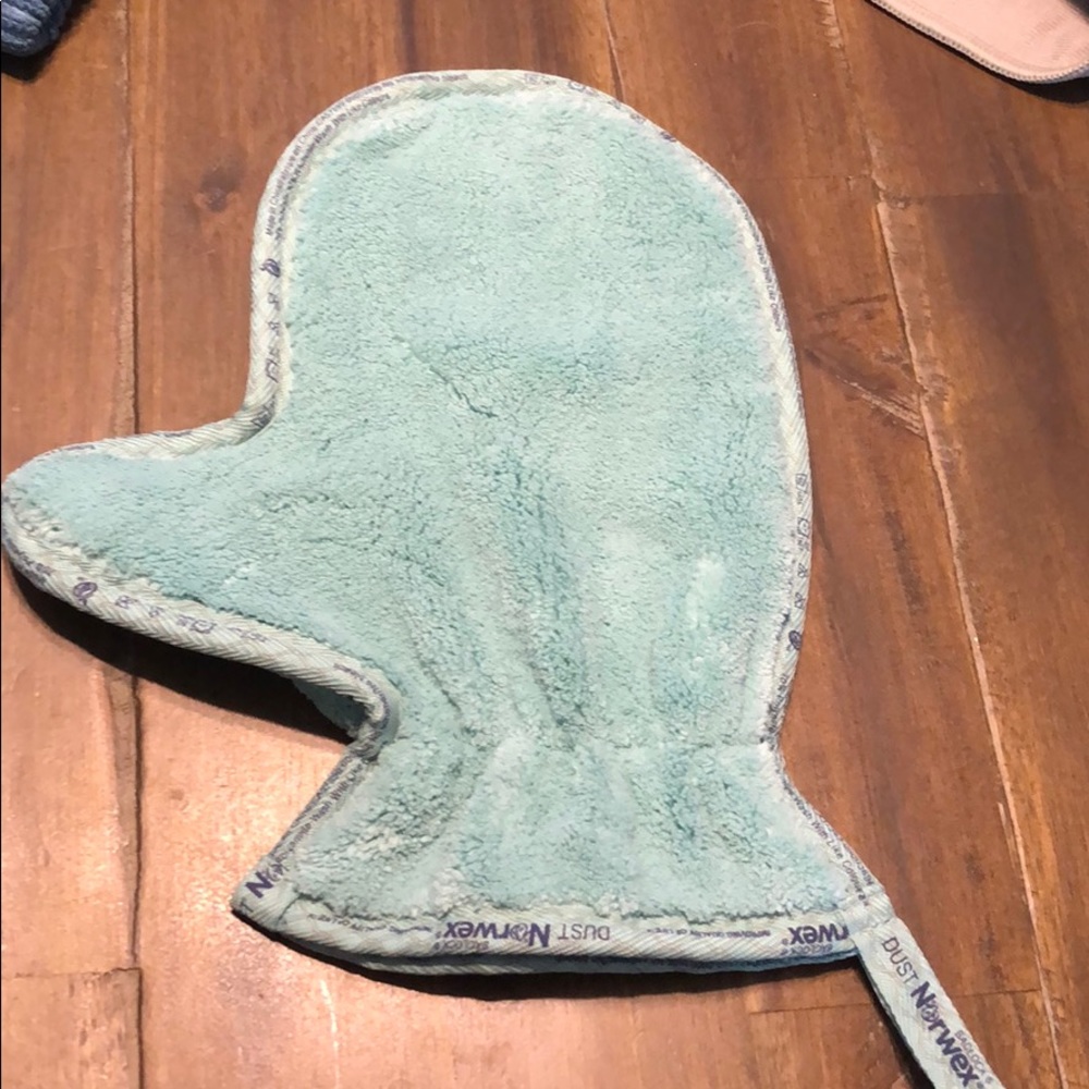Norwex Dust Mitt